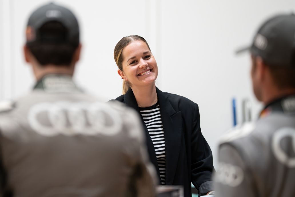 „Ich bin seit über einem Jahr im Eventteam der AES. Die enorme Vielfältigkeit und Dimensionen der einzelnen Events und Veranstaltungen in der Halle begeistern mich immer wieder aufs Neue.“